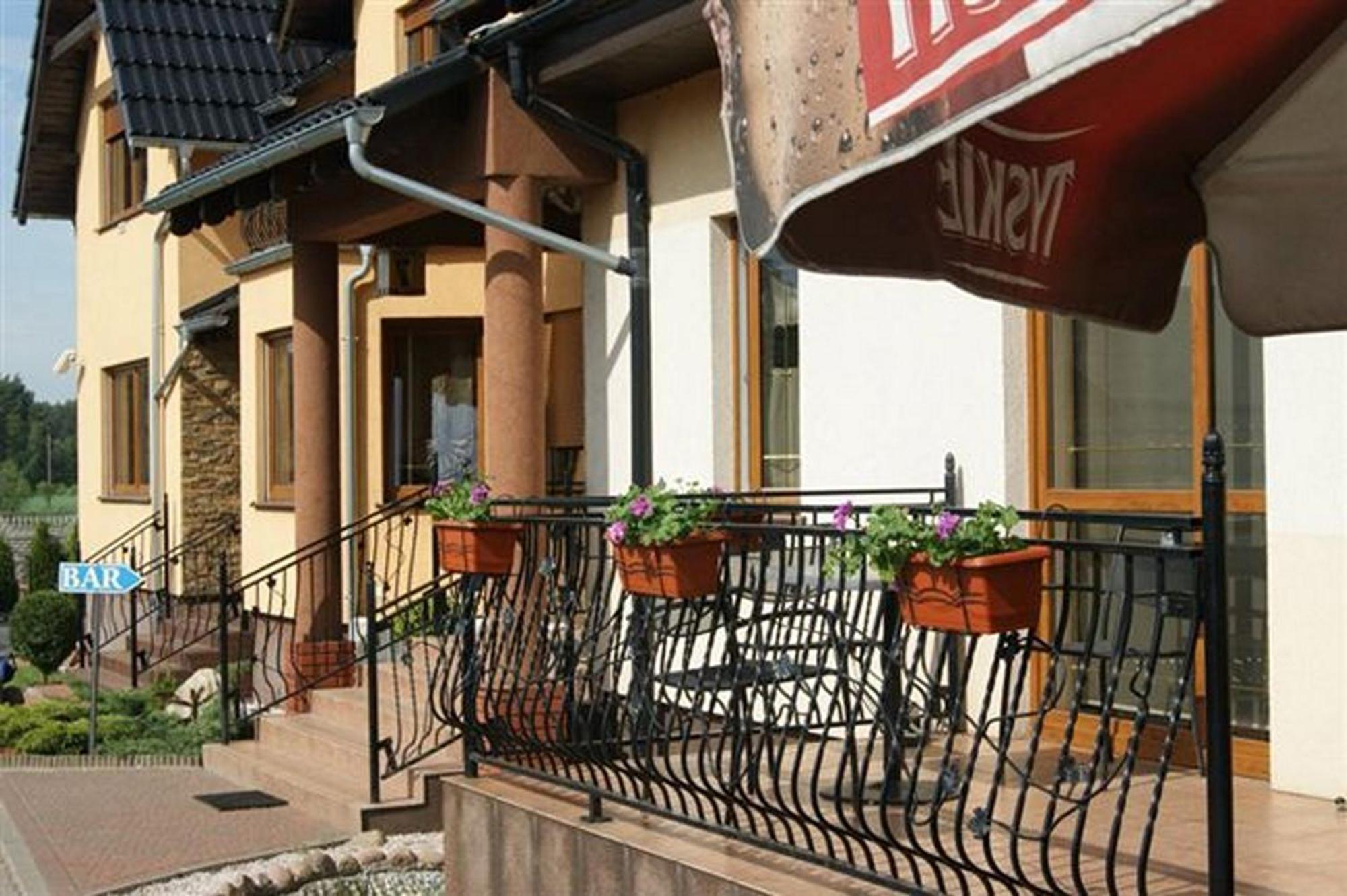 Pokoje Goscinne Gum-Bar Biskupice  Exteriér fotografie